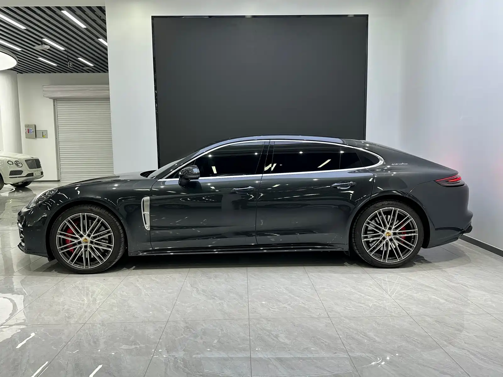 صورة 4 - Porsche Panamera