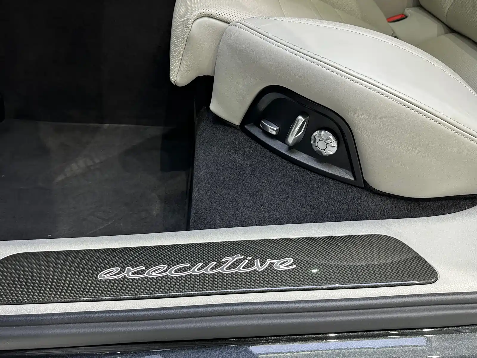 صورة 16 - Porsche Panamera