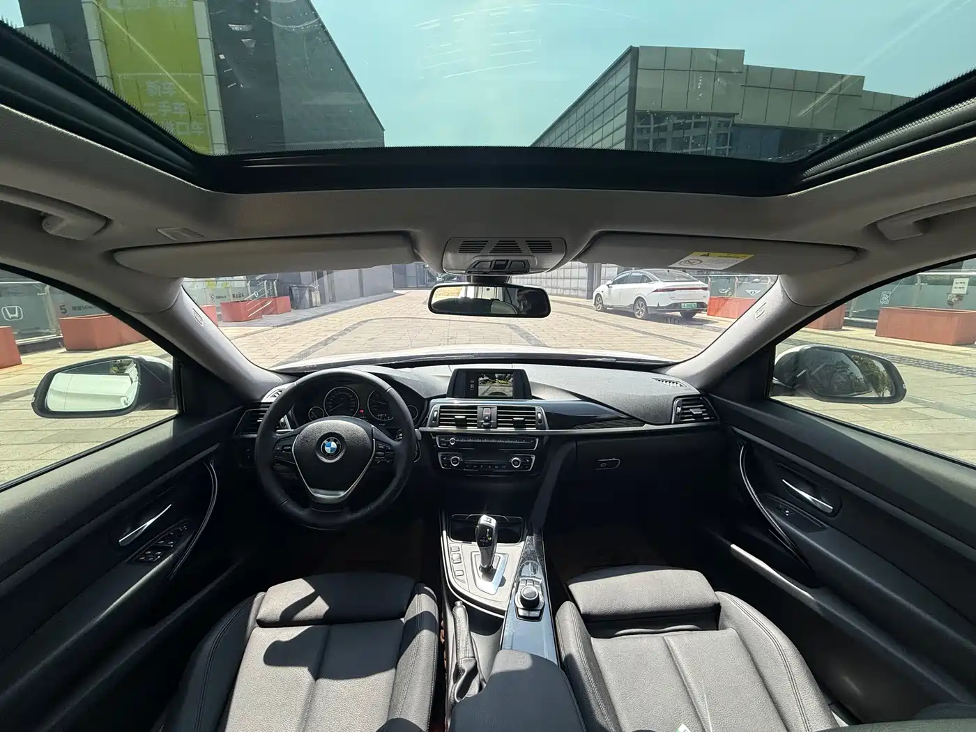 BMW 3 Series GT 2017 320i Fashion фото 5