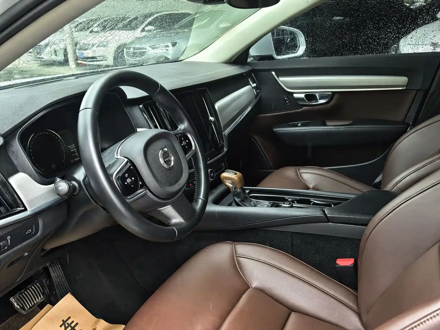 Photo 8 - Volvo S90