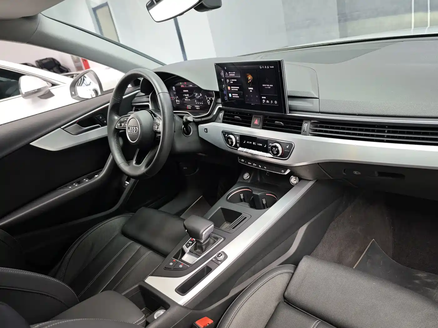 Audi A4L 2020 40 TFSI Luxury Dynamic фото 7