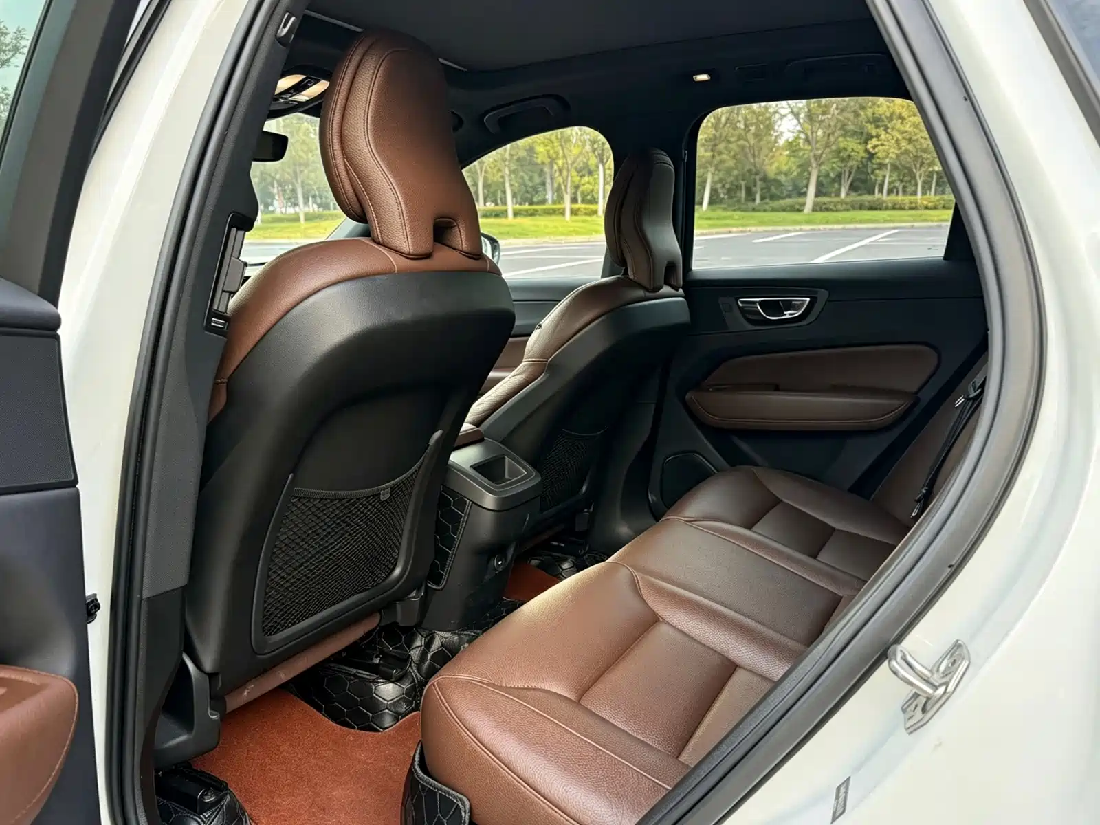 Photo 9 - Volvo XC60