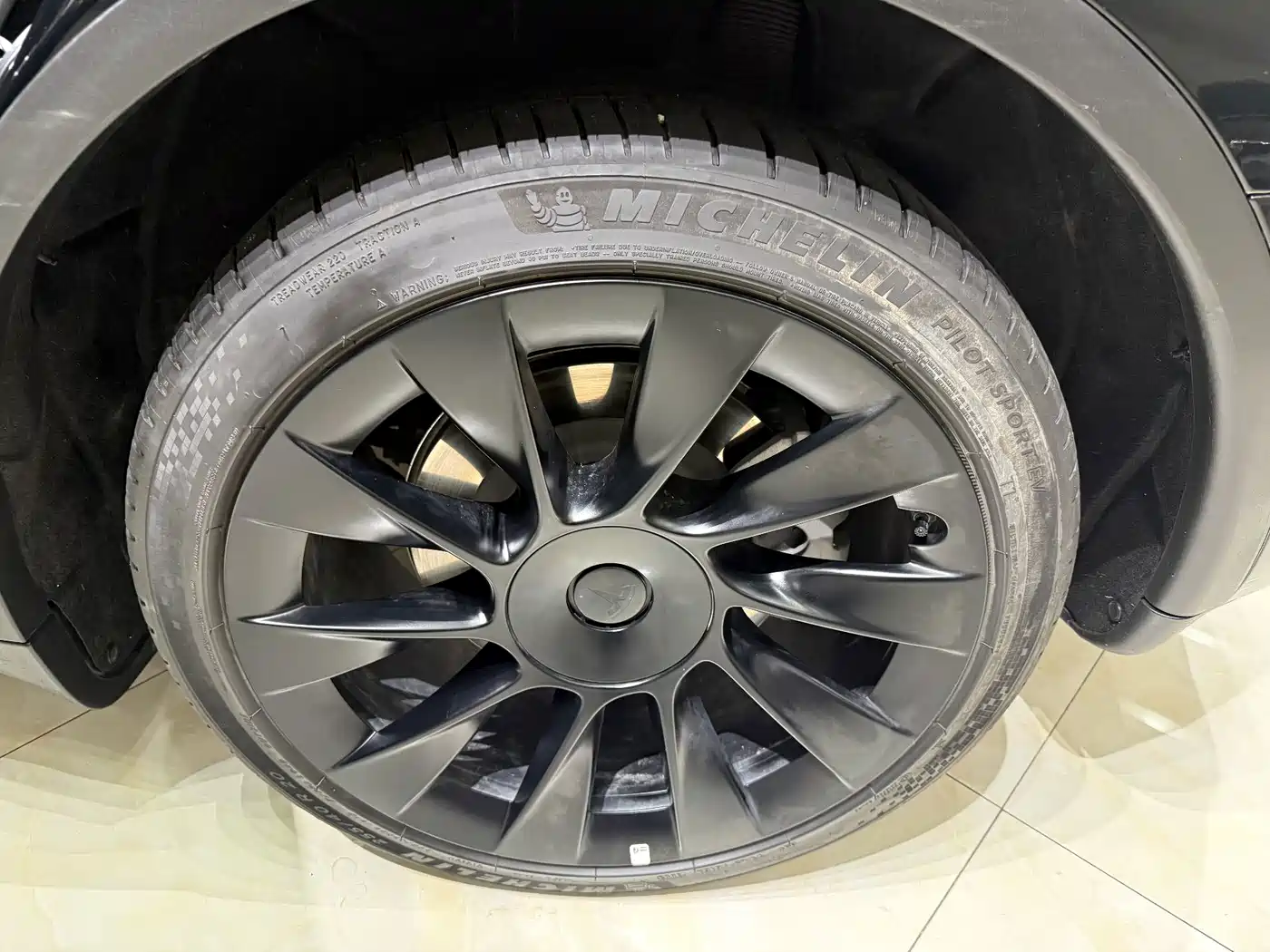 Фото 12 - Tesla Model Y