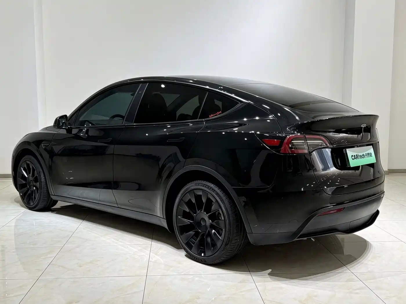 Фото 16 - Tesla Model Y