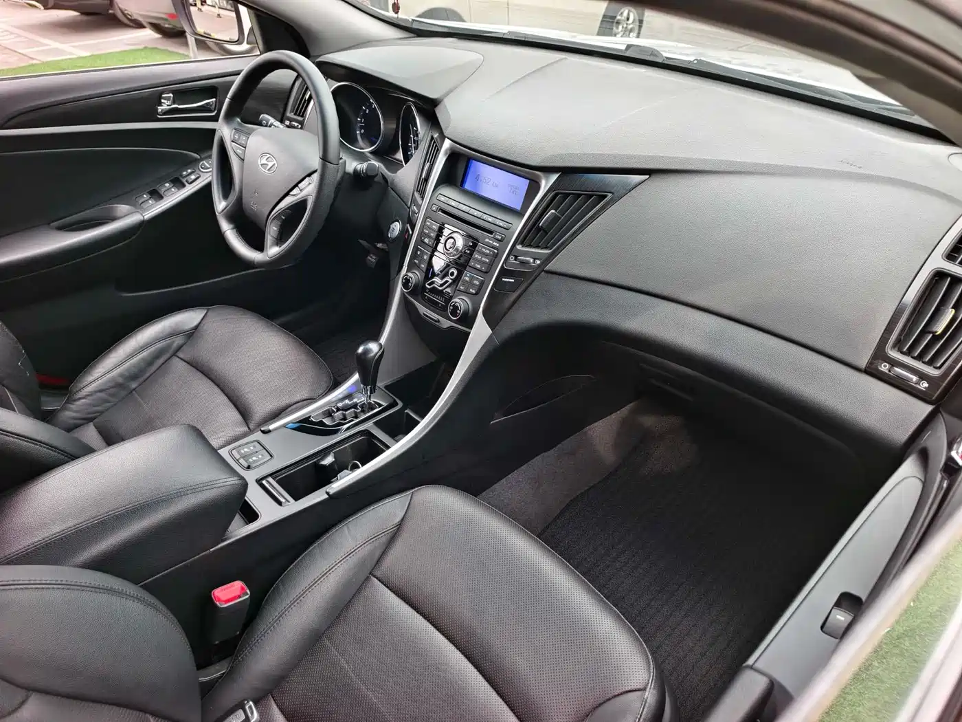 Hyundai Sonata 2011 2.0L Auto Premium Edition фото 17