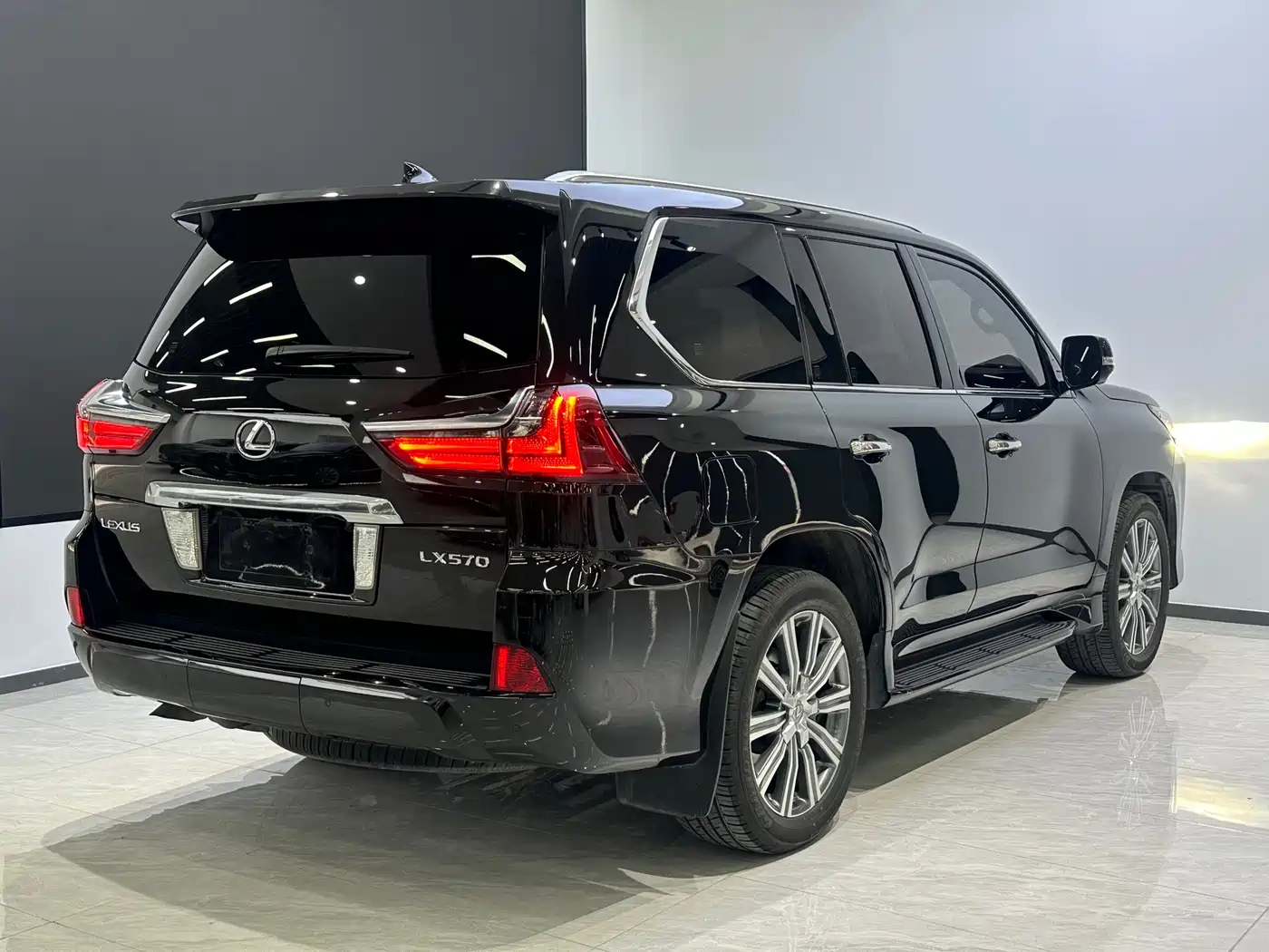 Lexus LX 2016 570 Luxury Premium Edition фото 6
