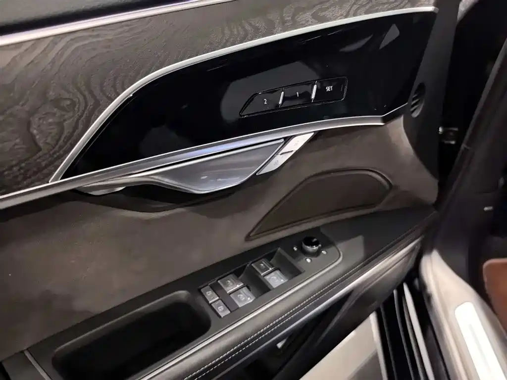 Audi A8 2023 A8L 50 TFSI quattro Exclusive фото 7