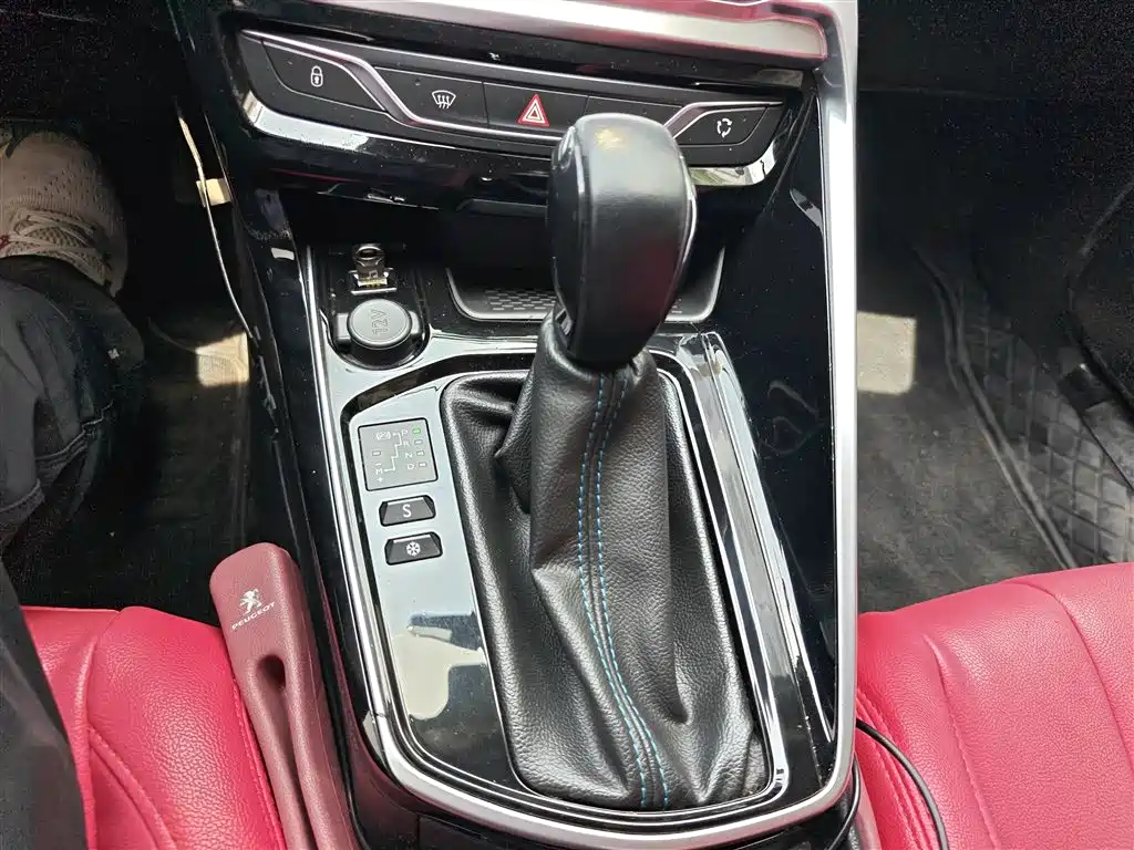 Peugeot 308 2019 1.6L Automatic Luxury Version China V фото 14