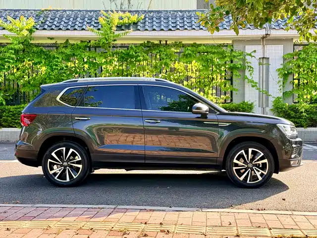 Volkswagen Tharu 2022 280TSI FWD Luxury Edition — фото 4