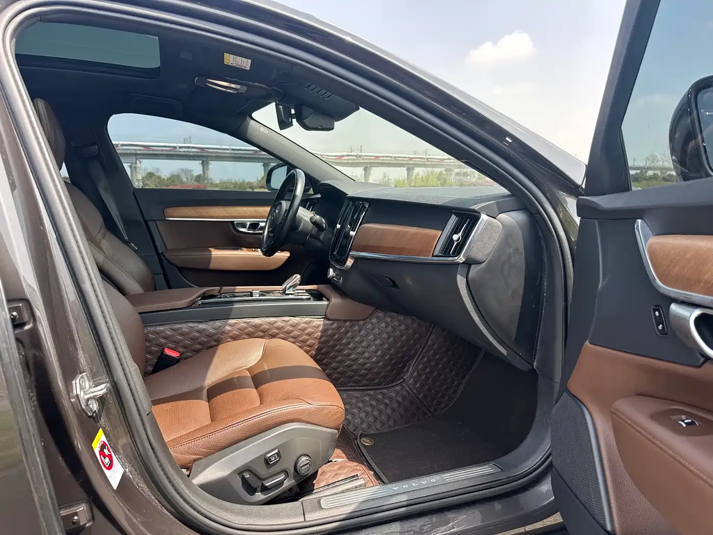 Фото 15 - Volvo S90