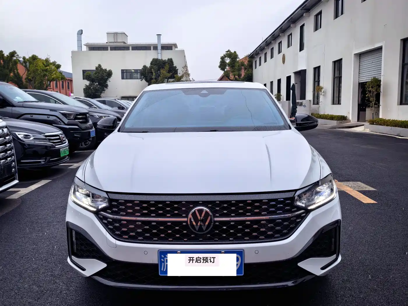 Volkswagen Lavida 2024 Model 300TSI DSG Starlight Leading Edition