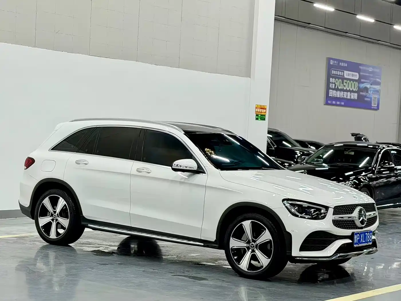 Фото 1 - Mercedes-Benz GLC