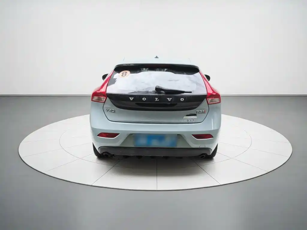 2018 Volvo V40