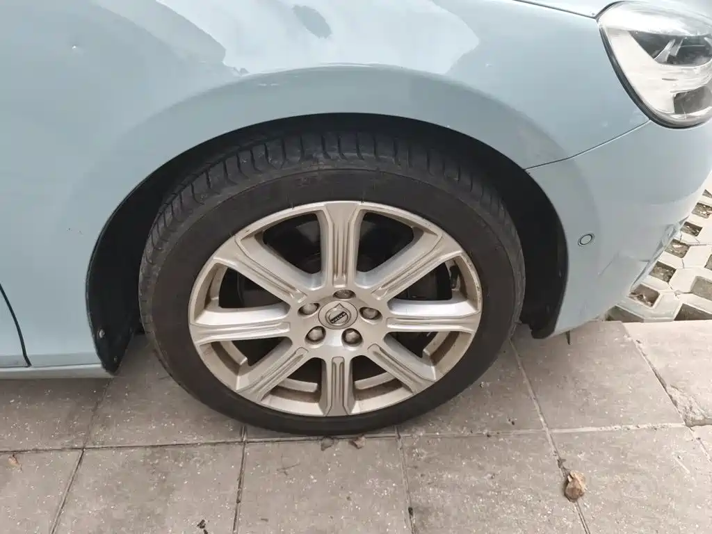 Photo 24 - Volvo V40