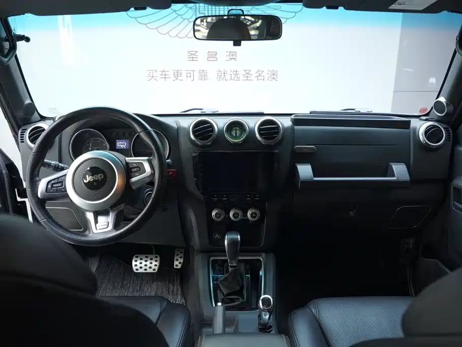 BAIC ORV Beijing Offroad BJ40 2016 Model 40L 2.3T Automatic 4WD Exclusive фото 13