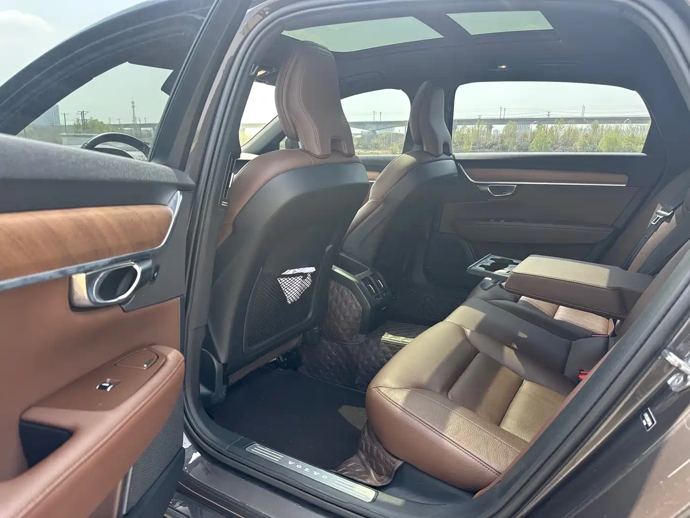 Фото 13 - Volvo S90