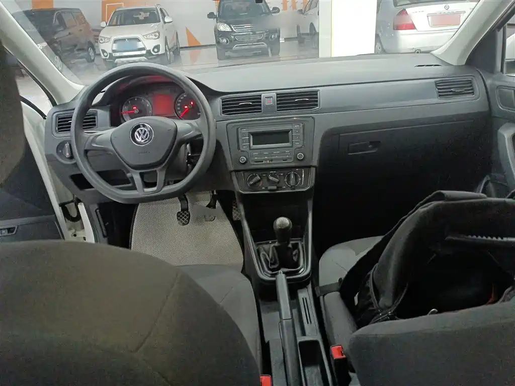 VOLKSWAGEN SANTANA