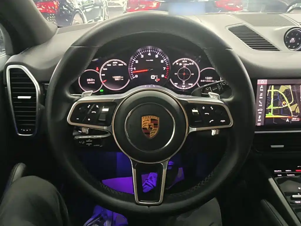 PORSCHE CAYENNE