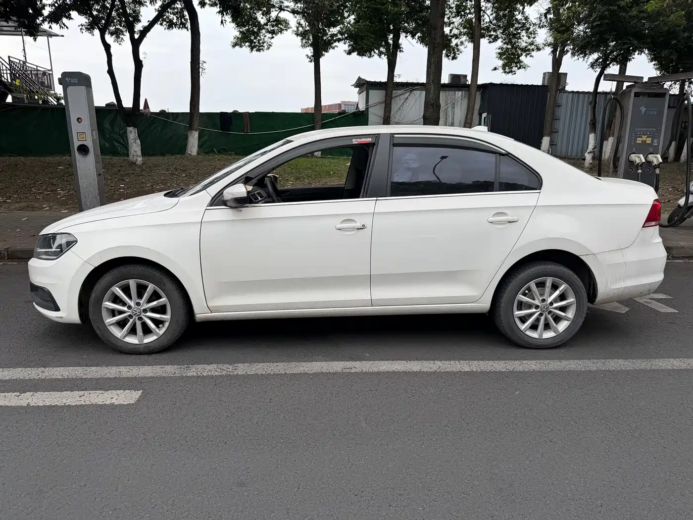 Volkswagen Santana 2016 1.6L Automatic Trend Edition фото 4