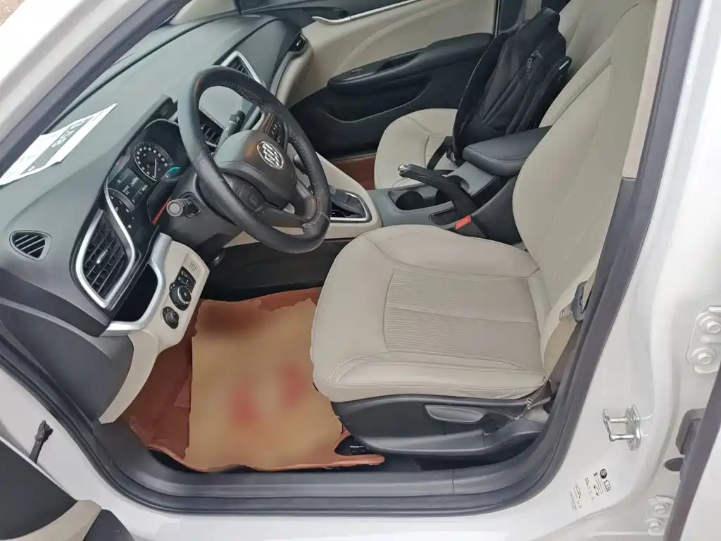 Фото 15 - Buick Excelle