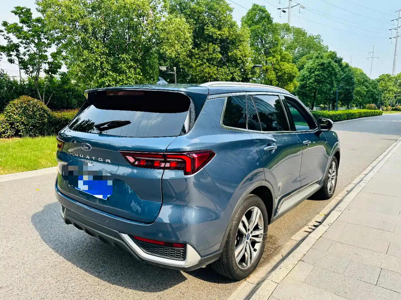 FORD LING RUI