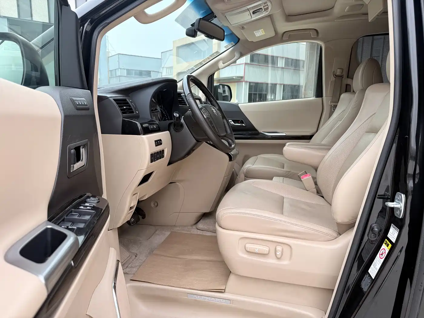 Toyota Alphard 2012 3.5L Luxury Edition фото 7