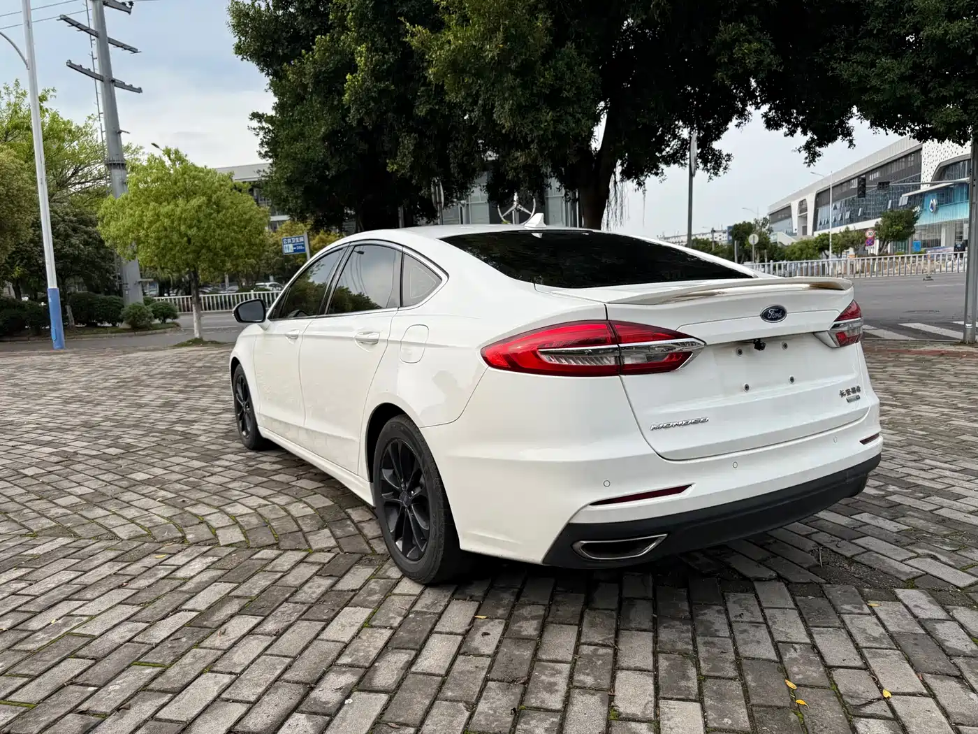 FORD MONDEO