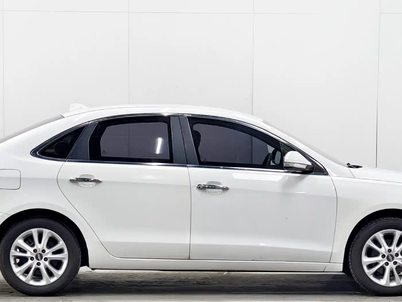 Chery Arrizo 7 2014 2014 1.6L Manual Zhishang Magic Edition