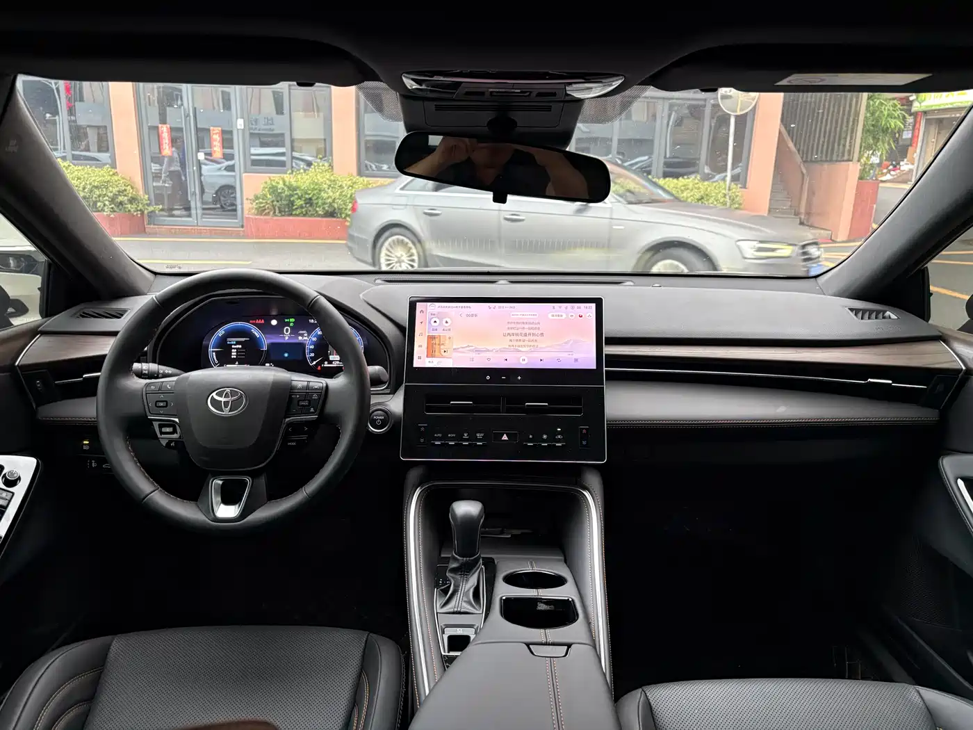 Toyota Avalon фото 9