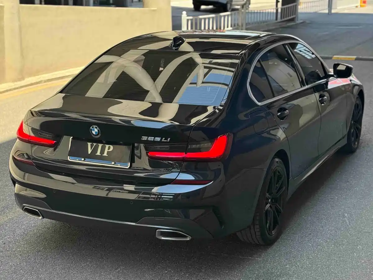 BMW 3-SERIES
