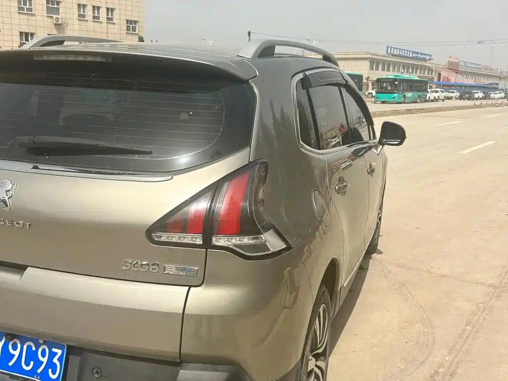 Фото 23 - Peugeot 3008