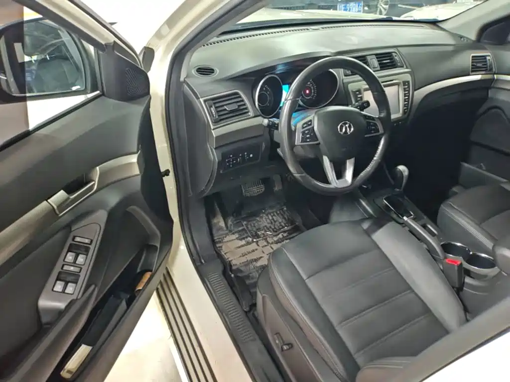BAIC Senova X65 2016 2015 2.0T Automatic Elite