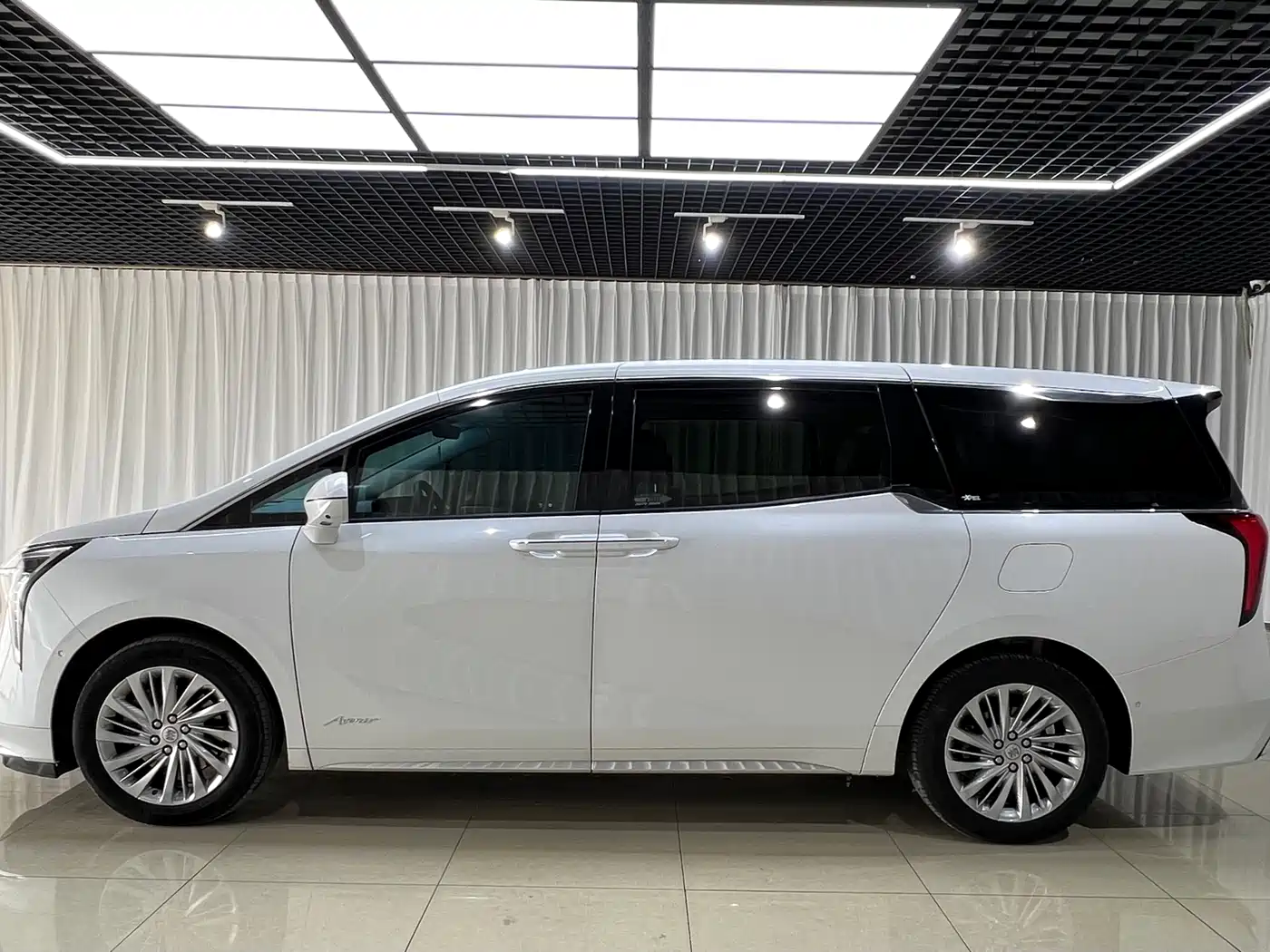 Buick Century 2023 2.0T 6-Seat World Edition фото 3