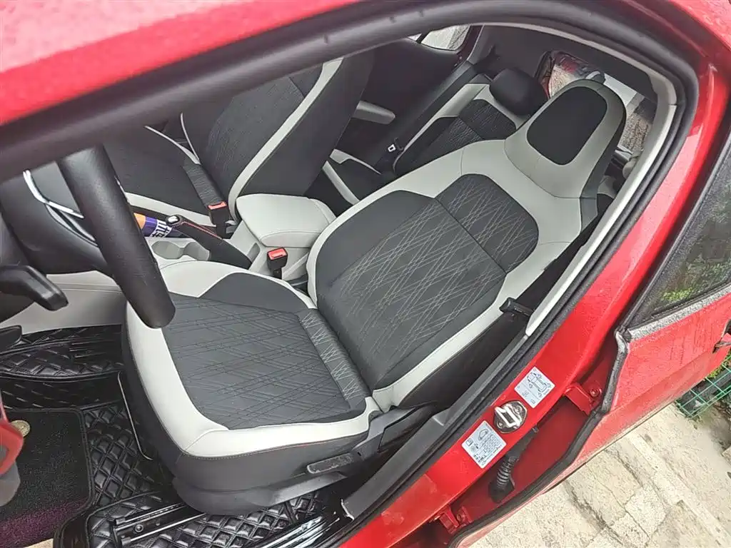 Volkswagen T-Cross 2019 1.5L Automatic Comfort Edition фото 14