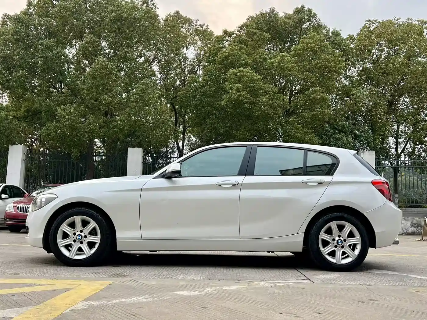 BMW 1 Series (Import) 2013 Facelift 116i Leading Model фото 5