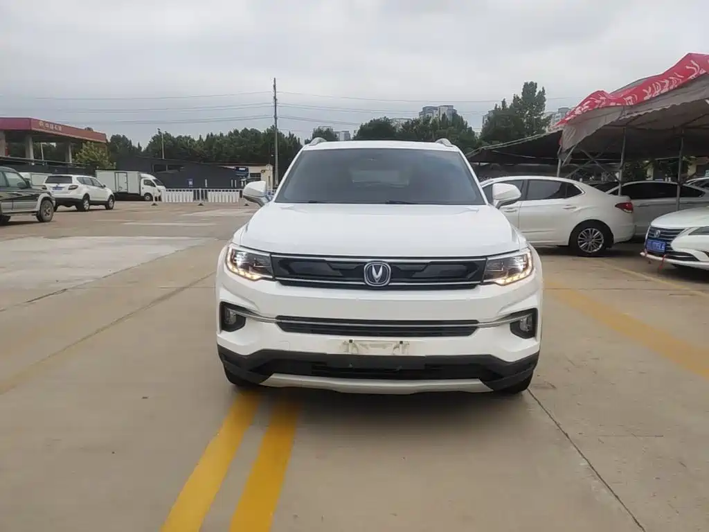 Changan CS35 PLUS 2018 2018 1.6L Manual Cool Connect China V