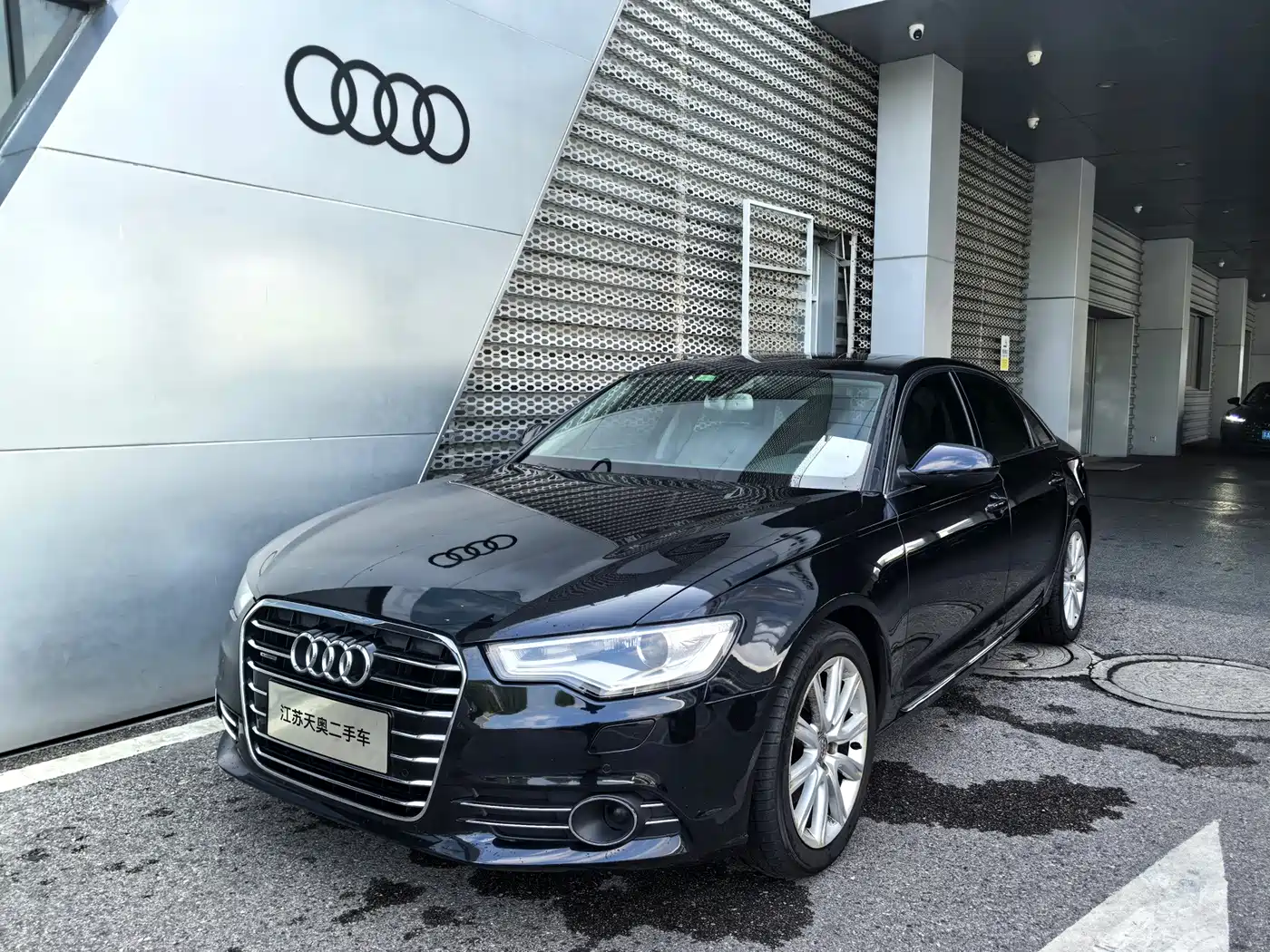 Фото 1 - Audi A6L