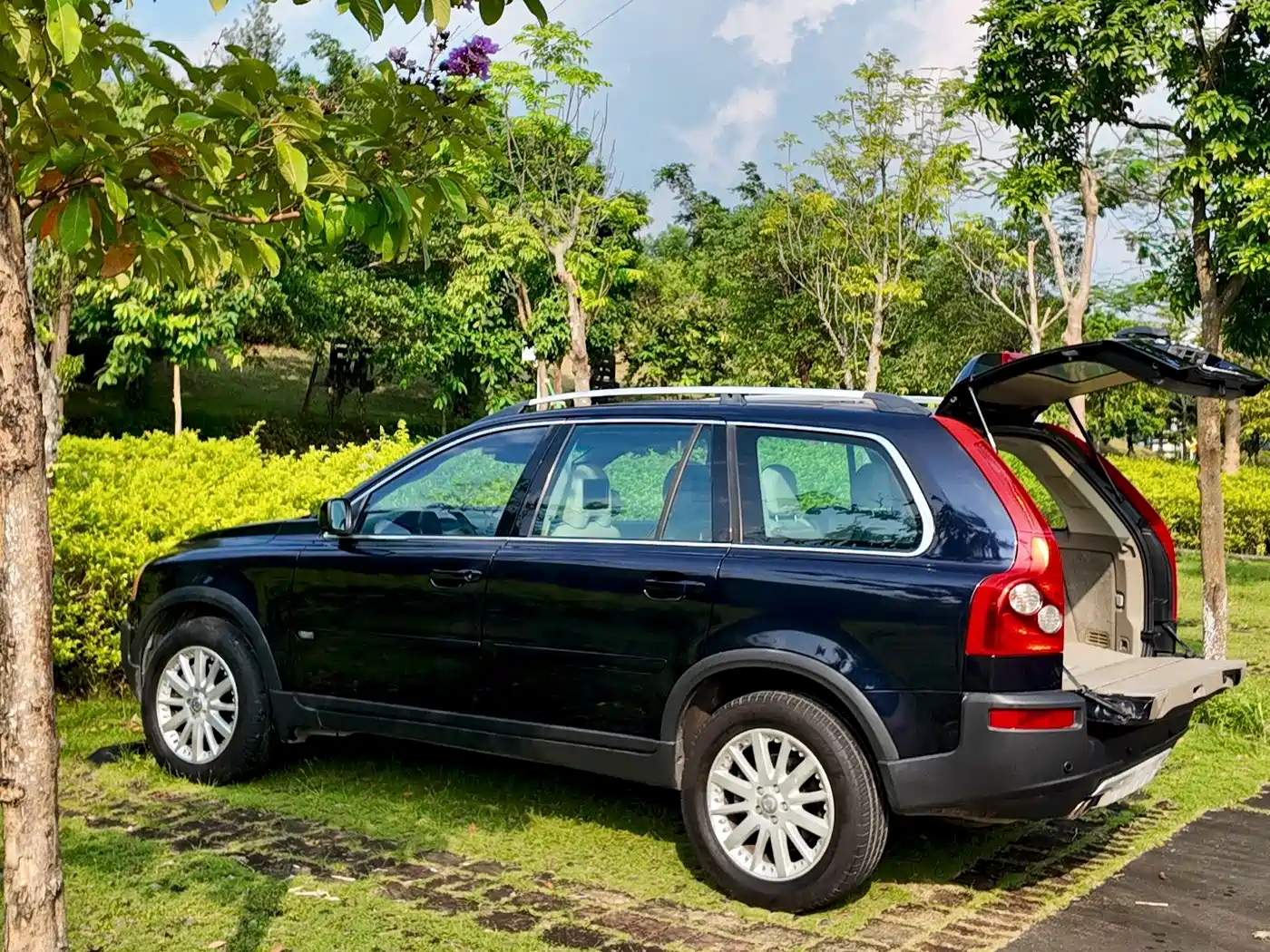 Volvo XC90 2009 2006 4.4 V8 AWD 5-seater Executive
