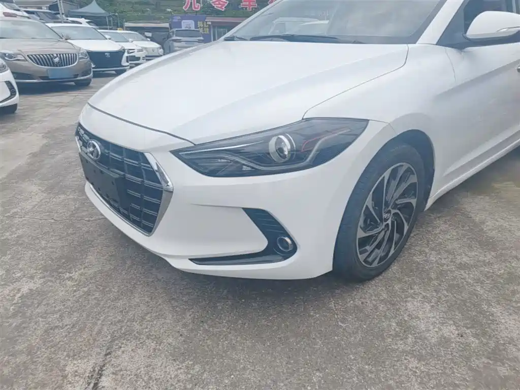 Hyundai Elantra 2019 1.5L CVT Smart Elite фото 24