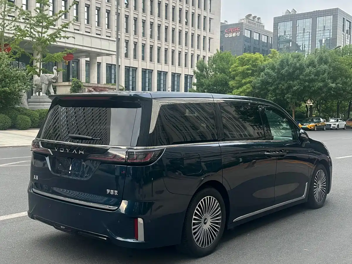 Voyah Auto Voyah Dreamer 2025 PHEV AWD Flagship Kunpeng Edition фото 5