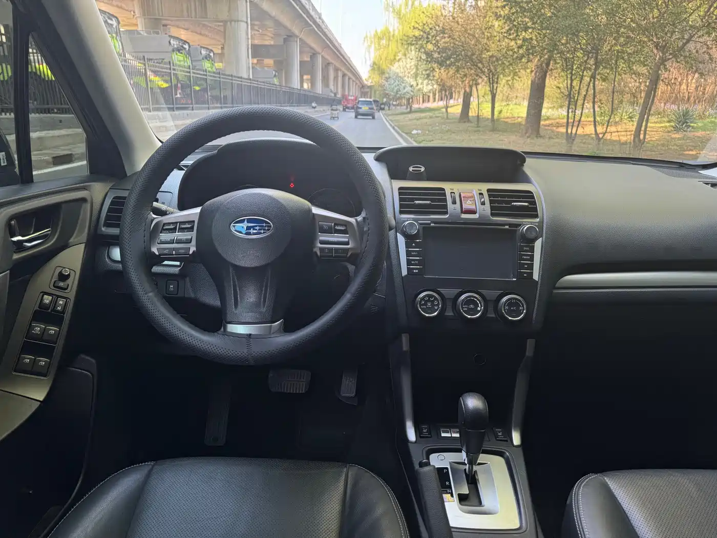 Subaru Forester 2014 2.5i Automatic Elite Edition фото 12