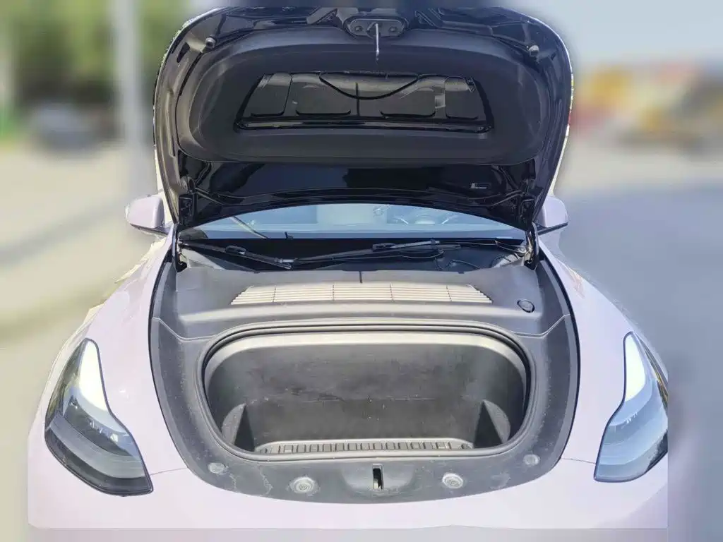 Фото 3 - Tesla Model Y
