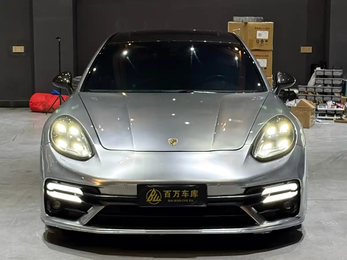 Porsche Panamera 2010 Panamera 4 3.6L
