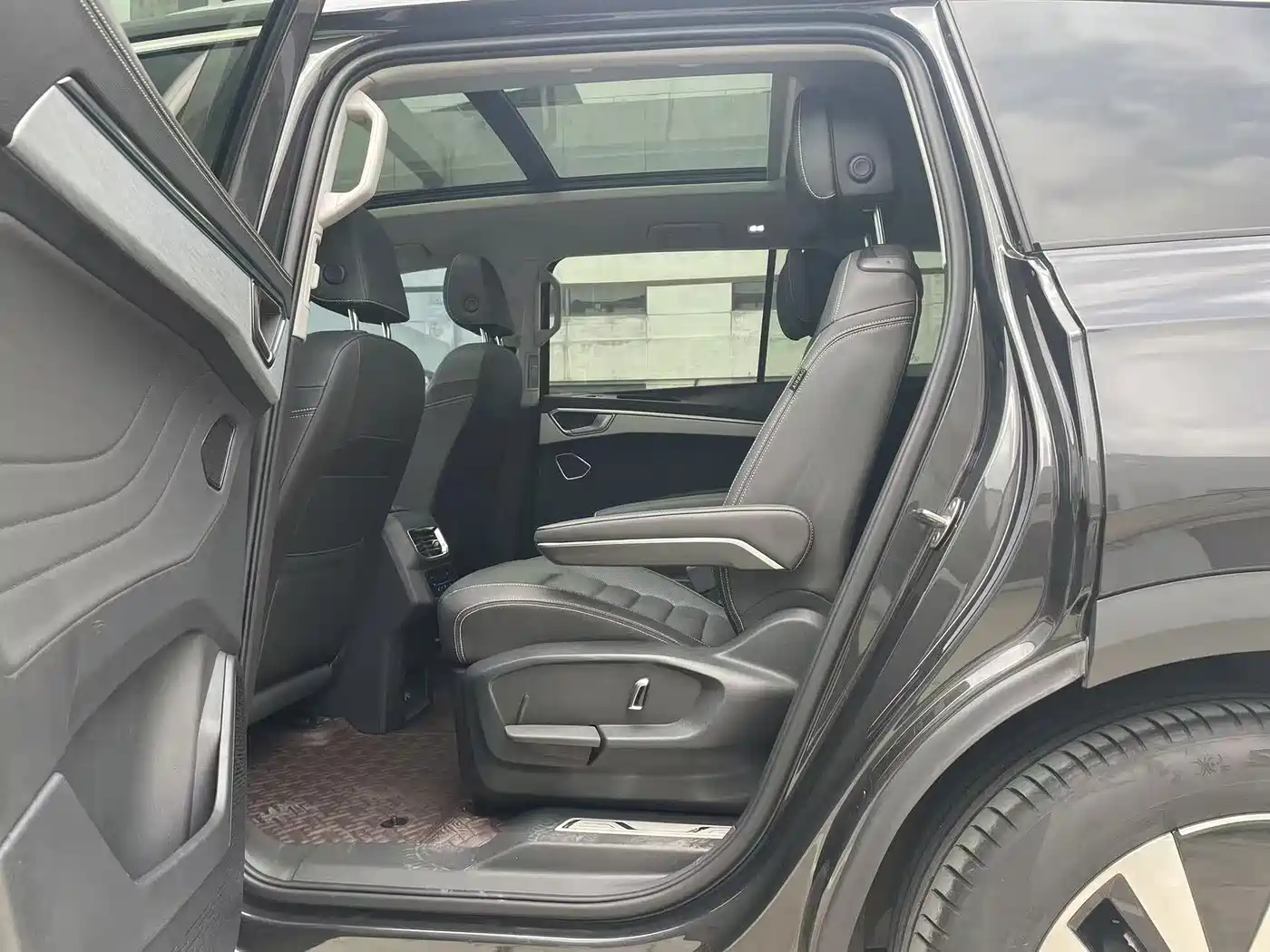 Volkswagen Talagon 2022 380TSI 4WD Luxury Premium Pro Edition 6-seater фото 6