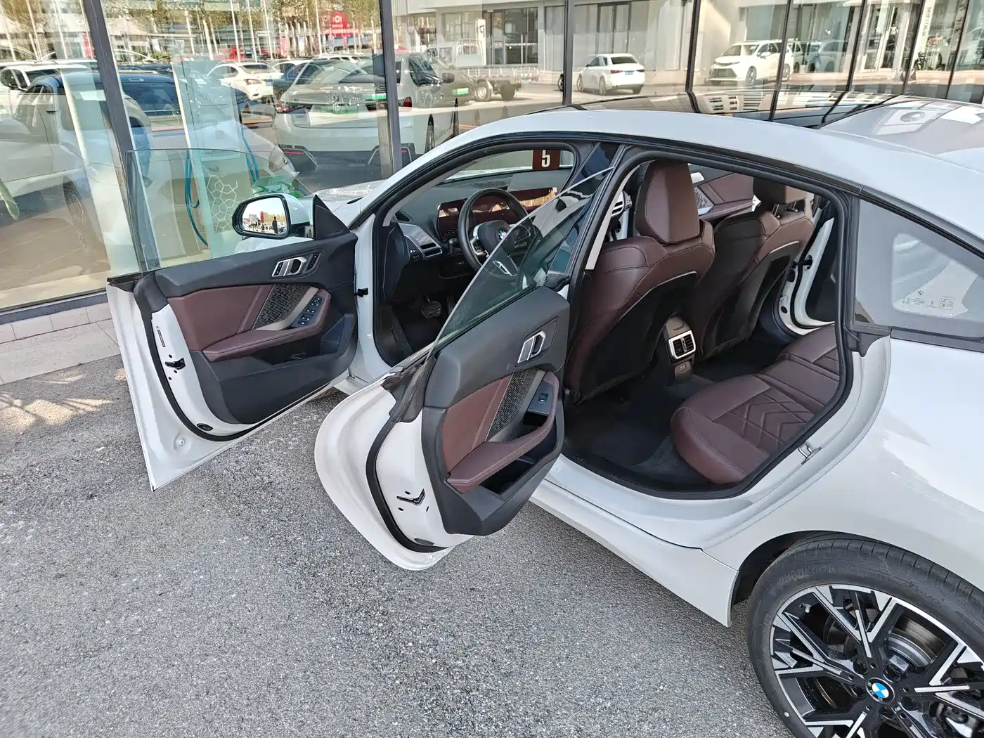 BMW 2 Series 2025 225L M Sport Package фото 9