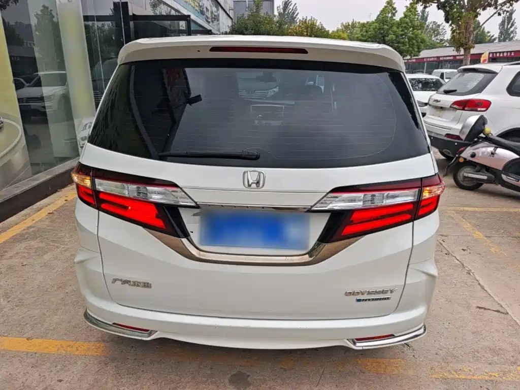 Фото 6 - Honda Odyssey