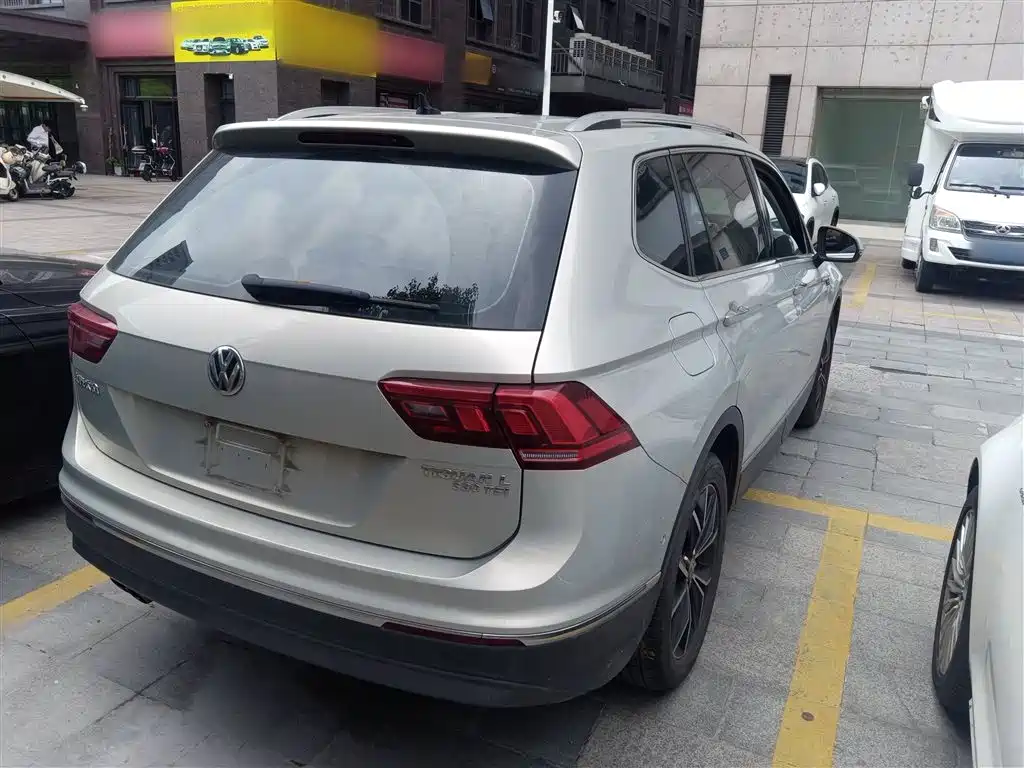 Volkswagen Tiguan L 2019 330TSI Auto 2WD Smart Luxury Edition China V фото 5