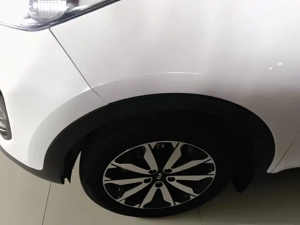 Kia KX5 2018 2017 1.6T Automatic 2WD 15th Anniversary Special DLX