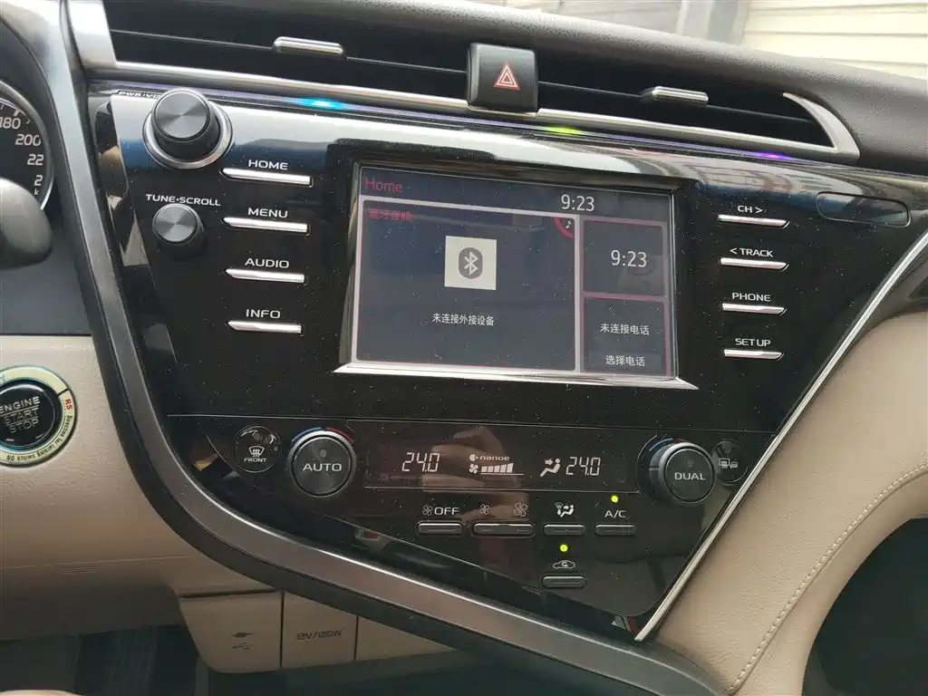Toyota Camry 2018 2.0G Luxury Edition фото 13
