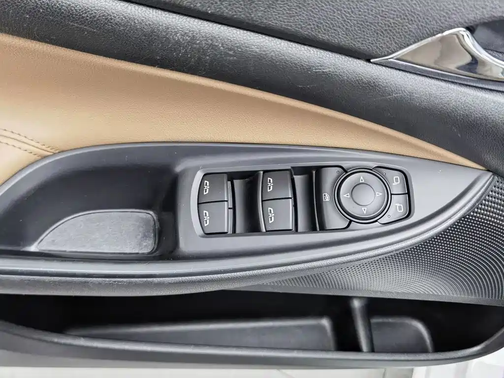Buick GL6 2022 2021 323T Mild Hybrid Connected Premium Trim